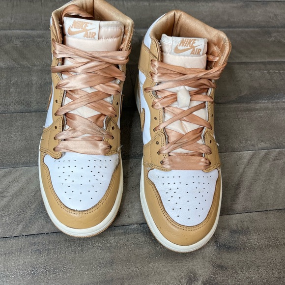 Nike Air Jordan 1 High Praline White Sail Sz 8.5 - Picture 3 of 5